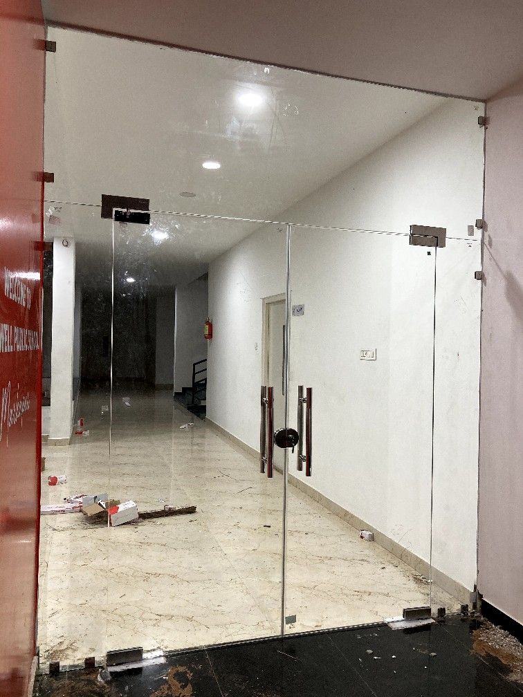 Cửa kính cường lực